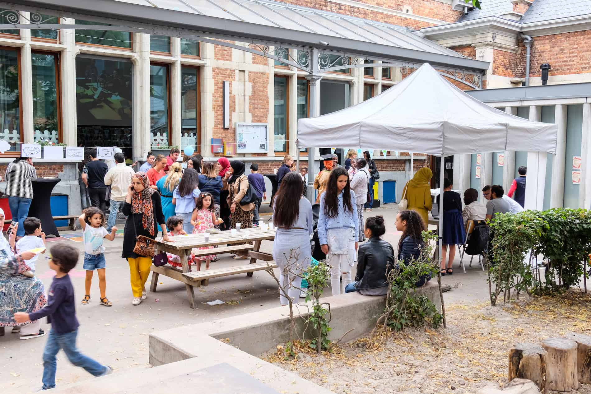 Parents et enfants à l'école